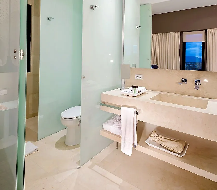 Hotel NH Collection Bogota Terra 100 Royal 5*,
